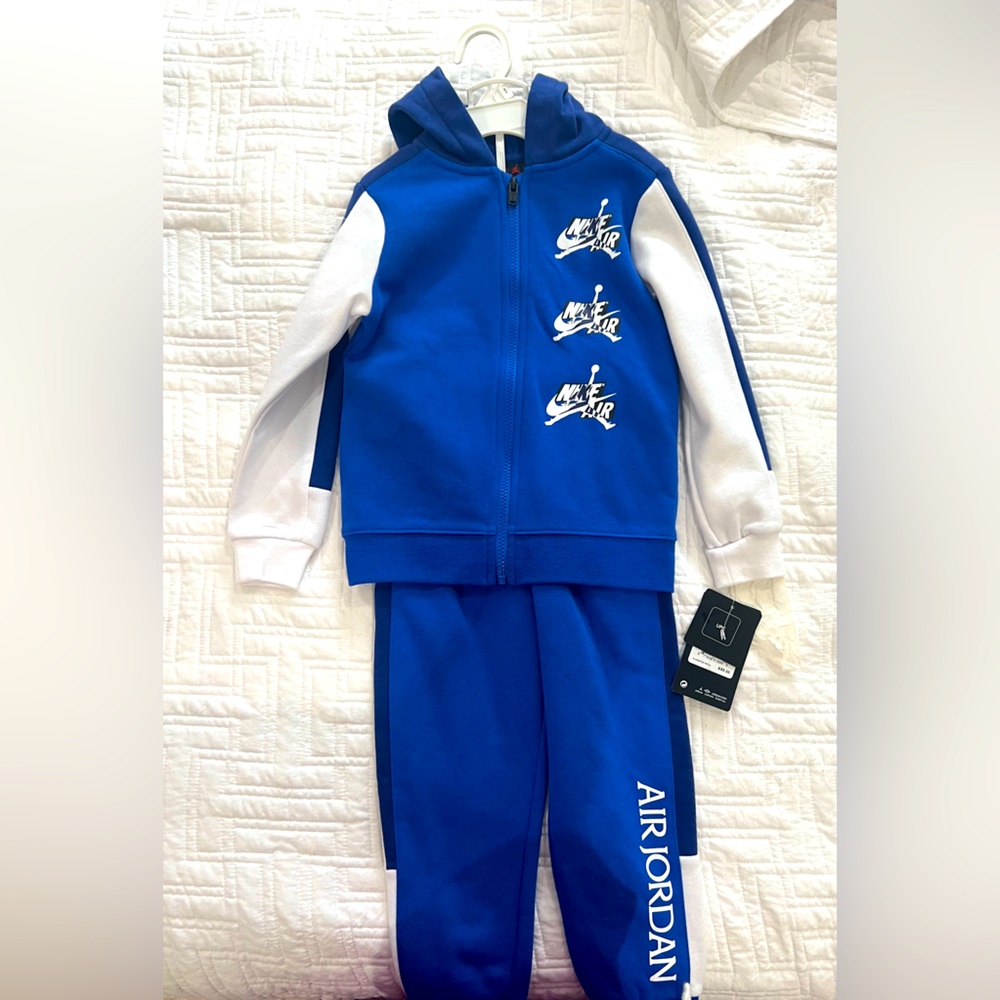 Nike Air Jordan set, hoodie and sweat pants Size 4 new